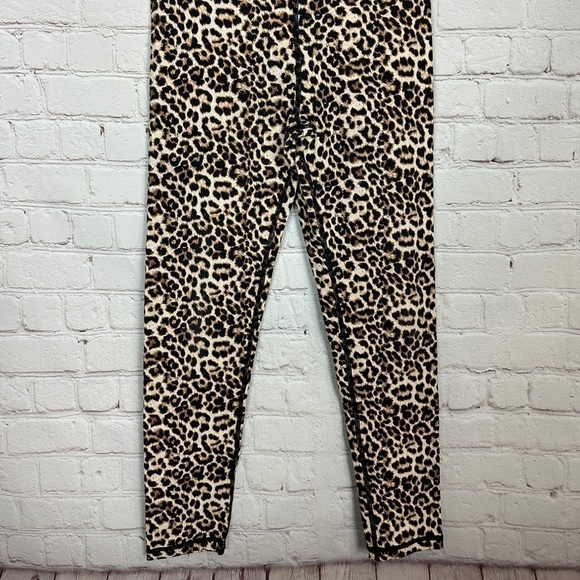 ZYIA Active Leopard Brilliant Scrunchy What Hi Rise Leggings Size 6-8 EUC - Picture 2 of 7